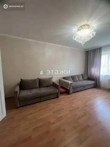 2-комнатная квартира, этаж 3 из 10, 64 м²