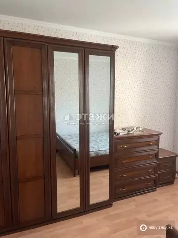 2-комнатная квартира, этаж 3 из 10, 64 м²