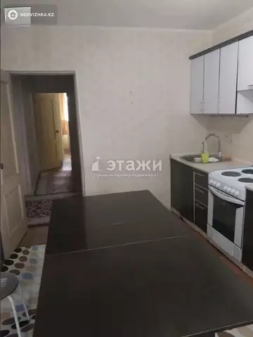 3-комнатная квартира, этаж 4 из 10, 80 м²