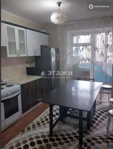 3-комнатная квартира, этаж 4 из 10, 80 м²