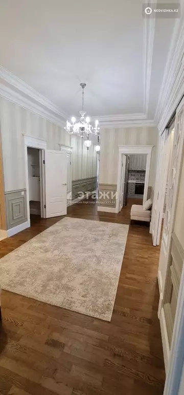 4-комнатная квартира, этаж 4 из 15, 170 м²