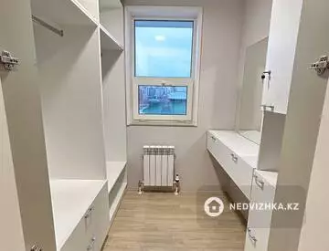 5-комнатная квартира, этаж 13 из 21, 165 м²