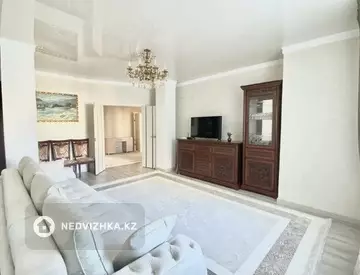 4-комнатная квартира, этаж 8 из 12, 110 м²