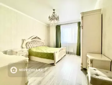 4-комнатная квартира, этаж 8 из 12, 110 м²