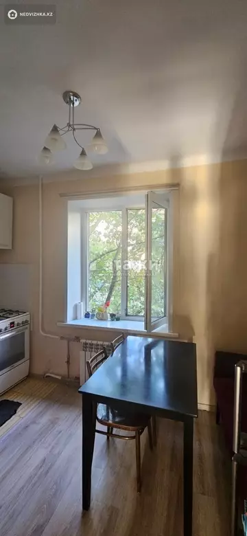 2-комнатная квартира, этаж 3 из 5, 55 м²