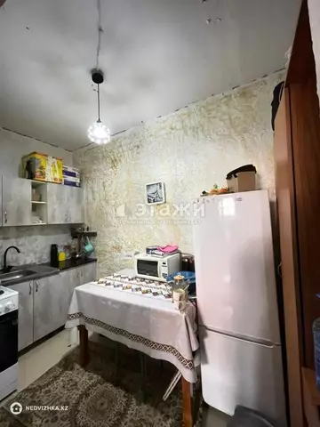 2-комнатная квартира, этаж 8 из 9, 40 м²