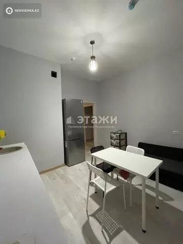 2-комнатная квартира, этаж 19 из 19, 60 м²