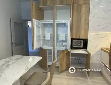 3-комнатная квартира, этаж 8 из 22, 103 м²