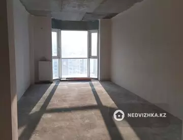 3-комнатная квартира, этаж 10 из 19, 130 м²