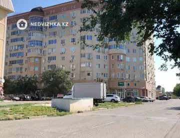 3-комнатная квартира, этаж 3 из 10, 138 м²