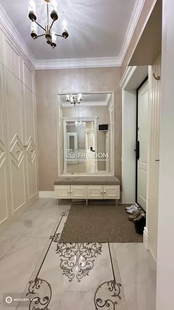 3-комнатная квартира, этаж 10 из 12, 127 м²