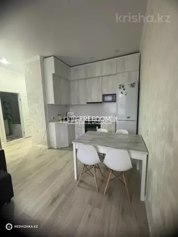 2-комнатная квартира, этаж 8 из 9, 40 м²