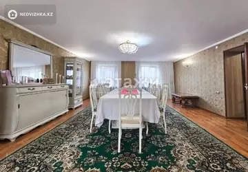 4-комнатный дом, 0.1 соток, 180 м²