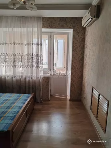 2-комнатная квартира, этаж 4 из 5, 55 м²