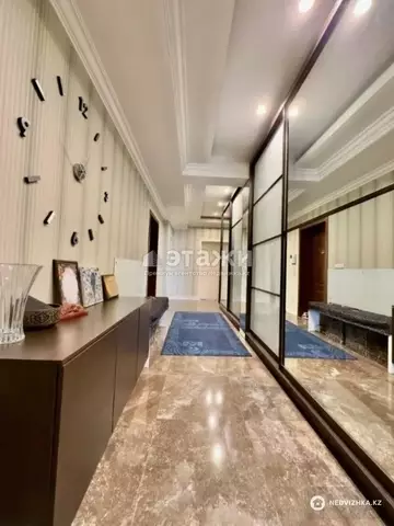 5-комнатная квартира, этаж 3 из 9, 165 м²