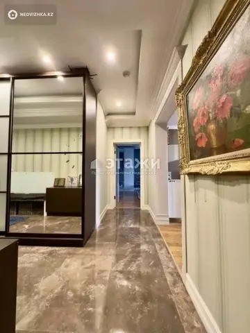 5-комнатная квартира, этаж 3 из 9, 165 м²