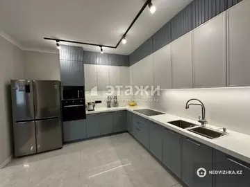 4-комнатная квартира, этаж 2 из 6, 190 м²