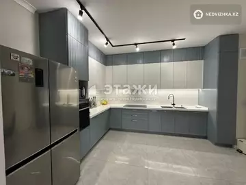 4-комнатная квартира, этаж 2 из 6, 190 м²