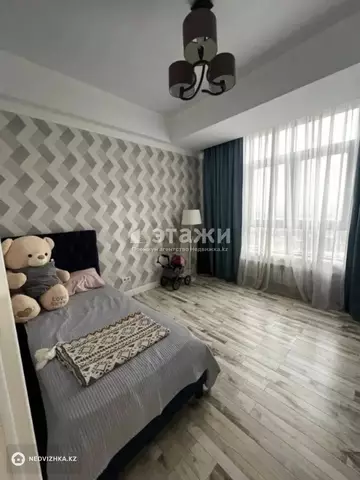 6-комнатная квартира, этаж 8 из 10, 300 м²
