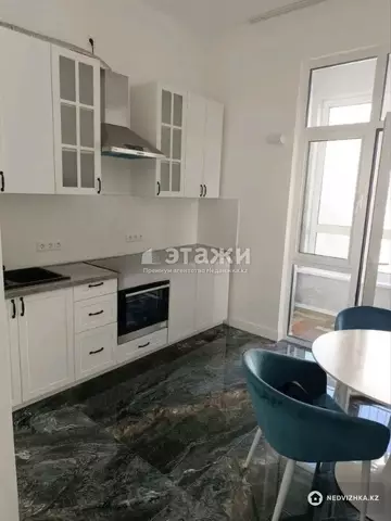 3-комнатная квартира, этаж 12 из 12, 113 м²