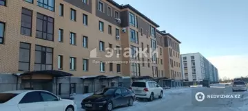 2-комнатная квартира, этаж 4 из 5, 76 м²