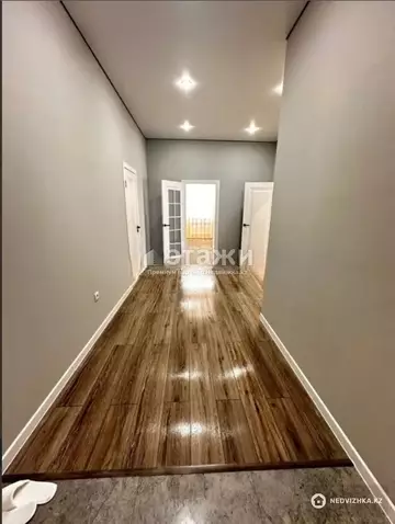 2-комнатная квартира, этаж 4 из 5, 76 м²