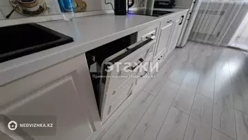 3-комнатная квартира, этаж 4 из 8, 82 м²