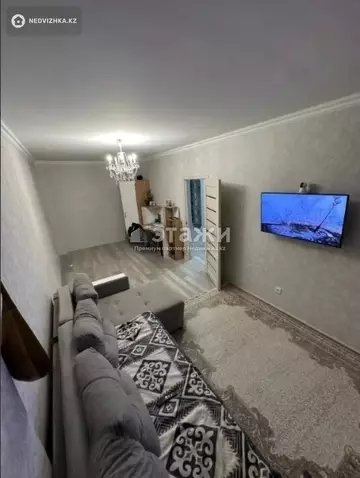 1-комнатная квартира, этаж 3 из 10, 42 м²