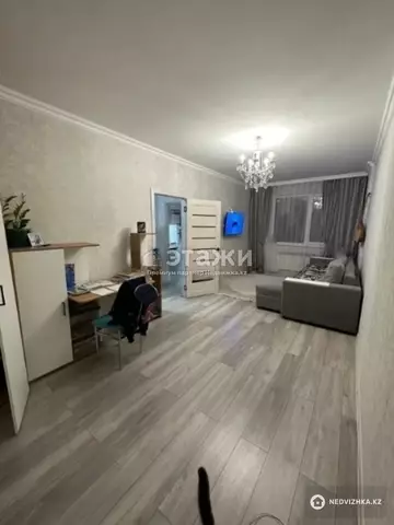 1-комнатная квартира, этаж 3 из 10, 42 м²