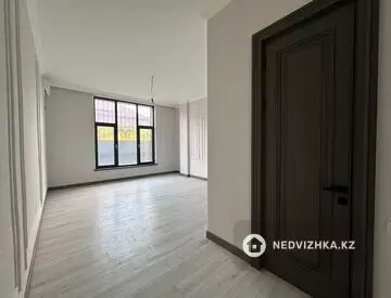 3-комнатная квартира, этаж 1 из 10, 189 м²