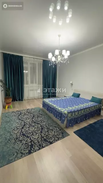 2-комнатная квартира, этаж 11 из 18, 64 м², посуточно