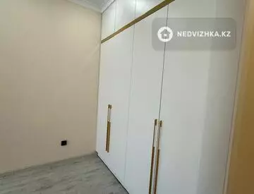 1-комнатная квартира, этаж 2 из 12, 40 м², на длительный срок