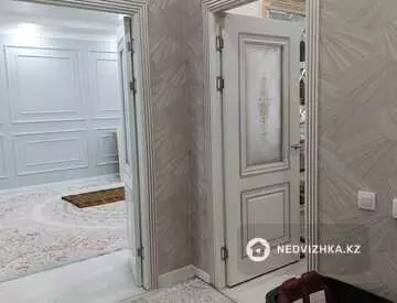 2-комнатная квартира, этаж 3 из 4, 75 м²