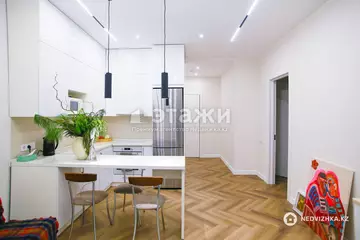 2-комнатная квартира, этаж 11 из 19, 60 м², на длительный срок