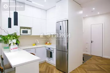 2-комнатная квартира, этаж 11 из 19, 60 м², на длительный срок