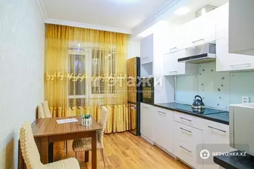 2-комнатная квартира, этаж 11 из 12, 65 м², на длительный срок