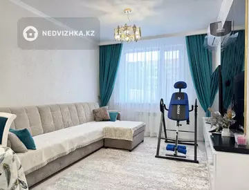 3-комнатная квартира, этаж 4 из 9, 82 м²