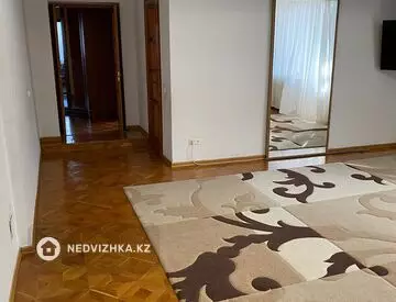 4-комнатная квартира, этаж 4 из 5, 92 м²
