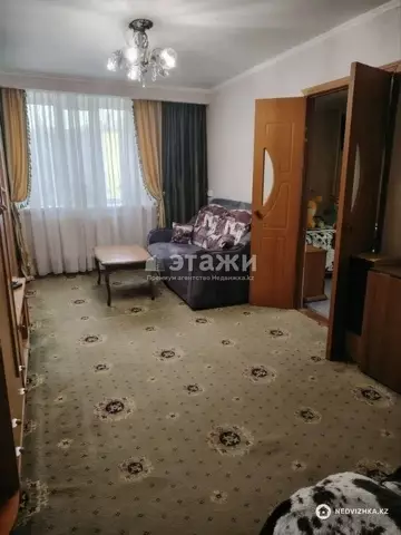 2-комнатная квартира, этаж 3 из 4, 3 м²