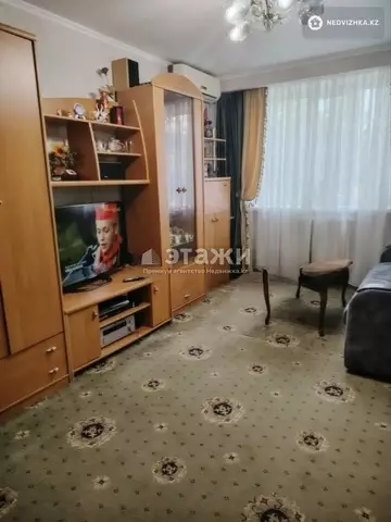 2-комнатная квартира, этаж 3 из 4, 3 м²