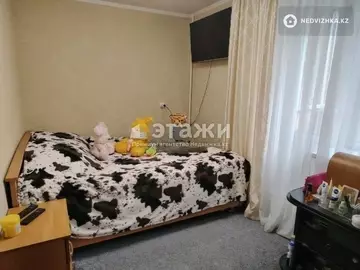 2-комнатная квартира, этаж 3 из 4, 3 м²