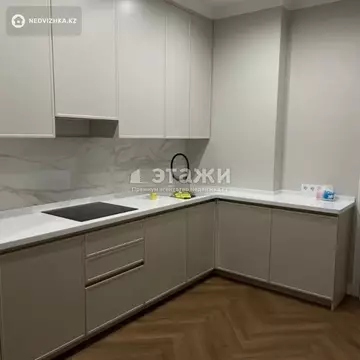 3-комнатная квартира, этаж 7 из 17, 100 м²