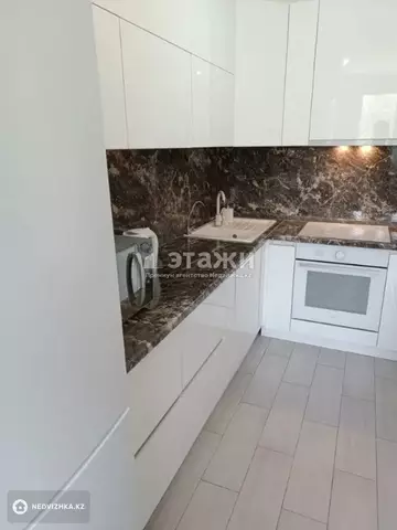 2-комнатная квартира, этаж 4 из 13, 40 м²