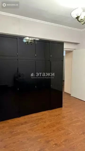 1-комнатная квартира, этаж 9 из 9, 38 м²