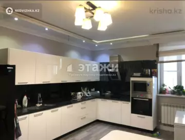 4-комнатная квартира, этаж 5 из 10, 181 м²