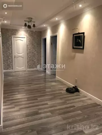 4-комнатная квартира, этаж 5 из 10, 181 м²