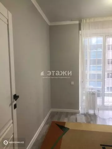 1-комнатная квартира, этаж 4 из 12, 38 м²