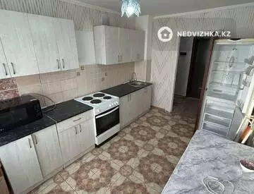 3-комнатная квартира, этаж 9 из 10, 70 м²