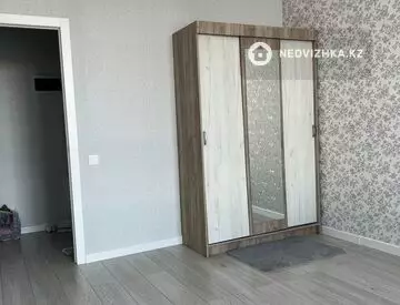 1-комнатная квартира, этаж 12 из 14, 40 м², на длительный срок