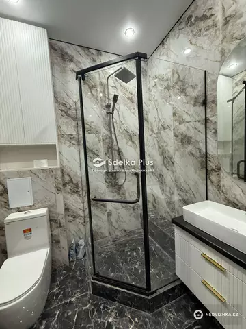 3-комнатная квартира, этаж 1 из 12, 63 м²